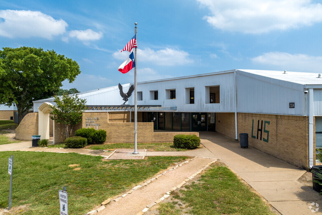 Luling High School offers Advanced Placement (AP) courses.