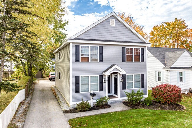 Stately homes with well-manicured lawns can be found in Bakersville.