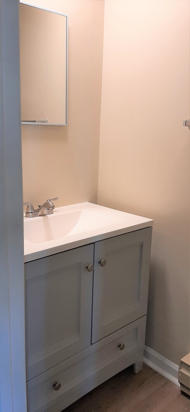 1/2 bath