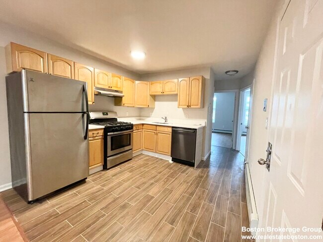 92 Hammond St unit 4, Roxbury Crossing, MA 02120 - photo 2