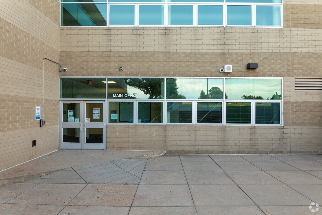 683 students attended Columbia Middle School in 2023 according to Niche.