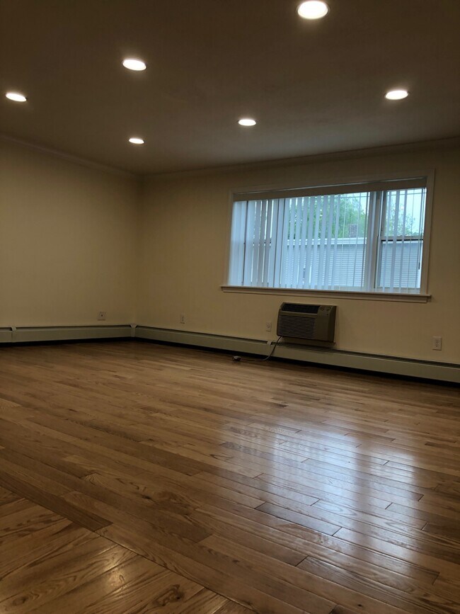 14 Westford St unit 16 Westford St. 8, Allston, MA 02134 - photo 6