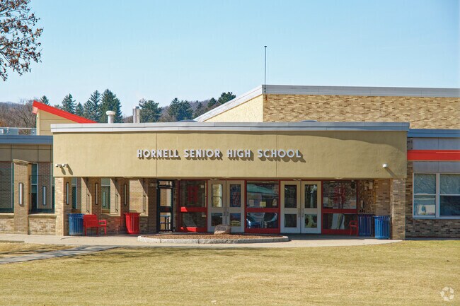 The student to teacher ratio at Hornell Senior High School is 12 to 1, which is higher than the New York state level of 11 to 1.