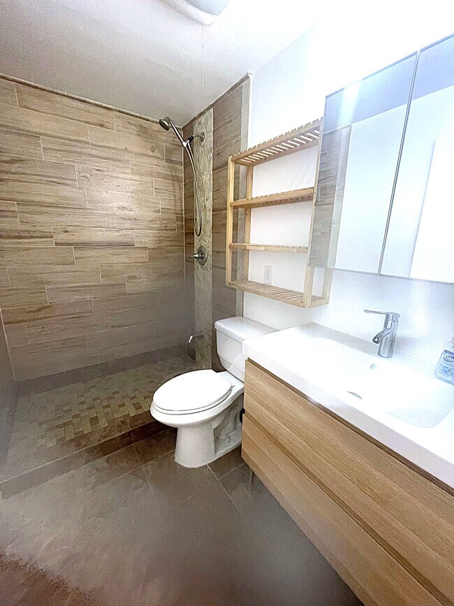 9473 N Saint Louis Ave unit 9473 N St. Louis, Portland, OR 97203 - photo 6