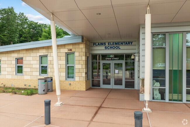 The school’s minority student enrollment is 23% and the student-teacher ratio is 12:1.