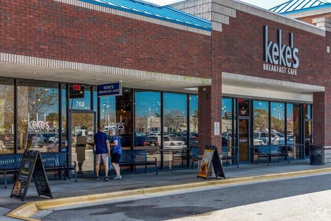 Keke's Breakfast Café is a casual diner serving classic brunch and just minutes from Baskin.