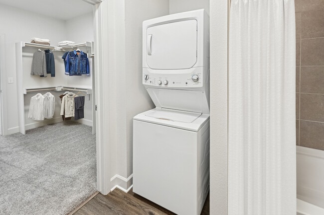 Avalon Cherry Hills, Englewood, CO 80113 - photo 6