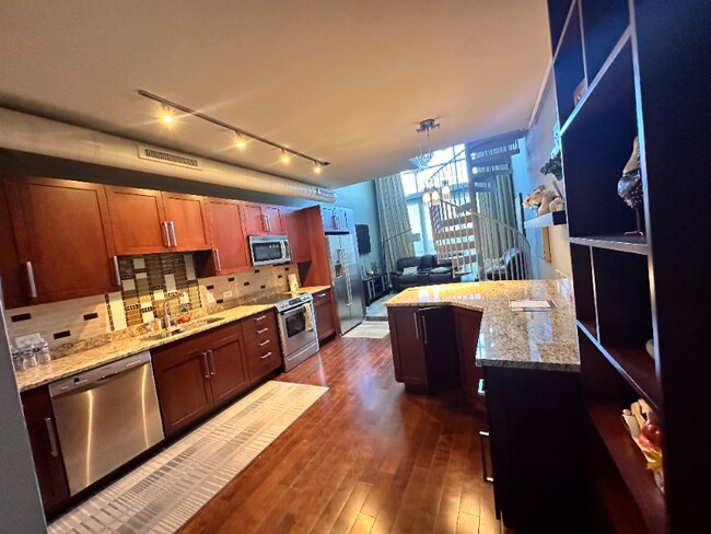 215 N Pine St unit 1402, Charlotte, NC 28202 - photo 3