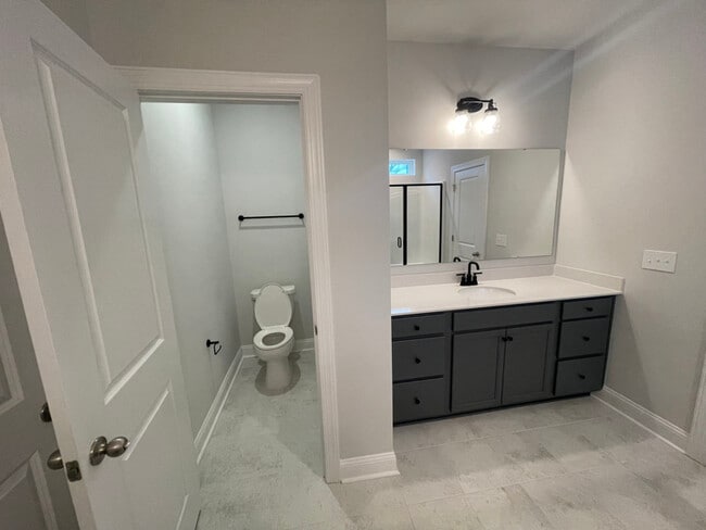 704 Sutherland Ct, Raeford, NC 28376 - photo 4