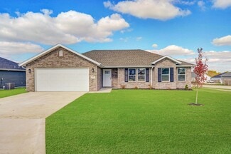 1213 E Abercorn St, Republic, MO 65738