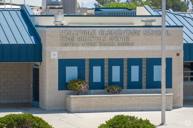 Hollyvale Innovation Academy in Sunset ridge offers a technology and STEM-based education.