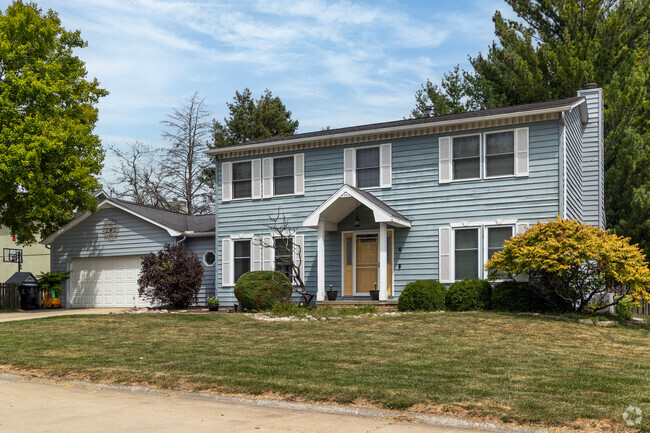 North Pointe has many colonial style homes.