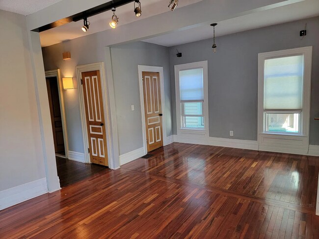 496 W Ferry St unit 2, Buffalo, NY 14213 - photo 3