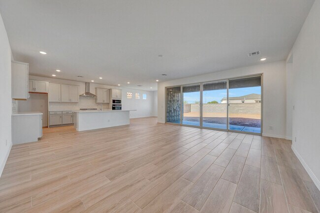 28886 N 174th Ln, Surprise, AZ 85387 - photo 6