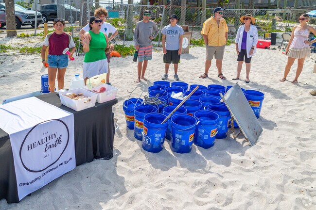 Bonita Beaches are kept clean by citizens who pitch in on clean up events.