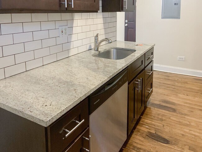 827 W Roscoe St unit 857-3S, Chicago, IL 60657 - photo 6