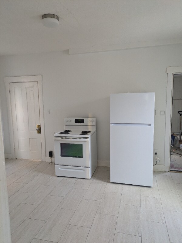 148 Bartlett St unit . 1, Lewiston, ME 04240 - photo 4