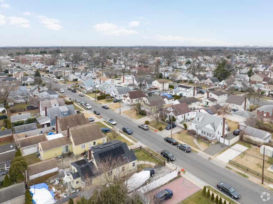 CP_Elmont_1001680_P1_V1_BC_012925