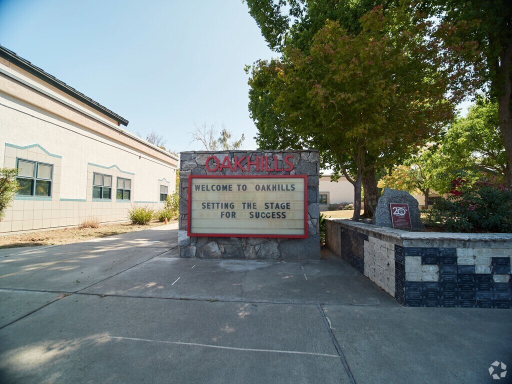 Oakhills Elementary School serves Granite Bay students from Pre-K through the 5th grade.