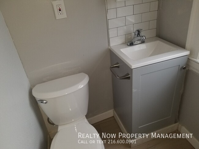 11871 Lake Ave unit 4, Lakewood, OH 44107 - photo 6