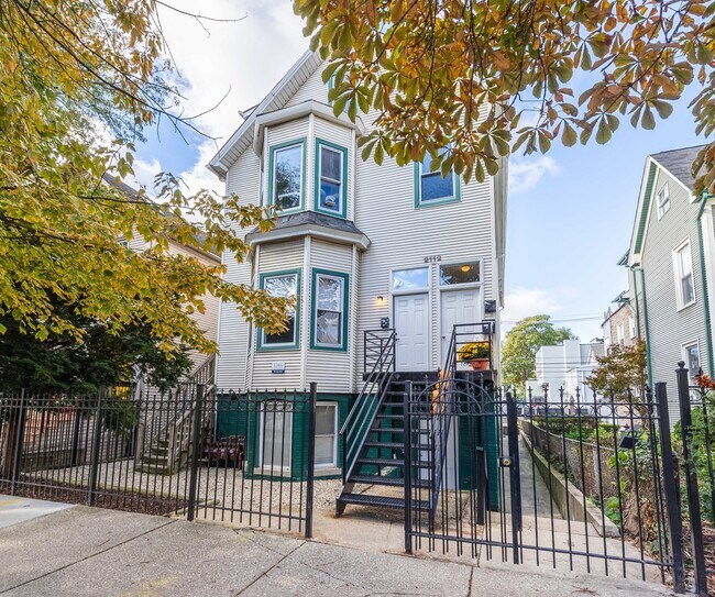 2112 N Campbell Ave unit GARDEN, Chicago, IL 60647 - photo 3