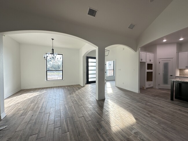 818 Eagle Heights, Salado, TX 76571 - photo 3