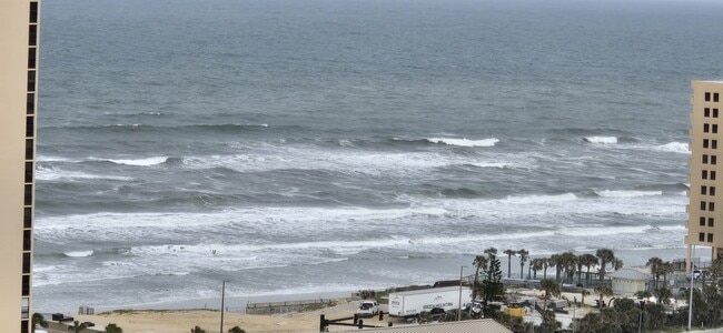 Oceans West One unit Oceans West One 19B6, Daytona Beach, FL 32118 - photo 3