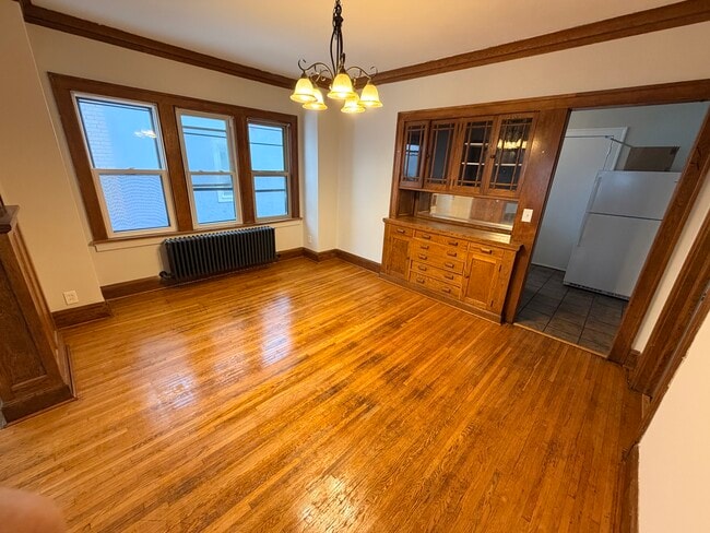 808 Dayton Ave unit Upper Unit, Saint Paul, MN 55104 - photo 3