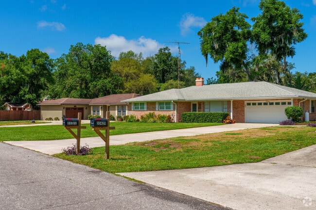 A row of ranch-style homes in Silver Lake displays pride of ownership with clean exteriors.