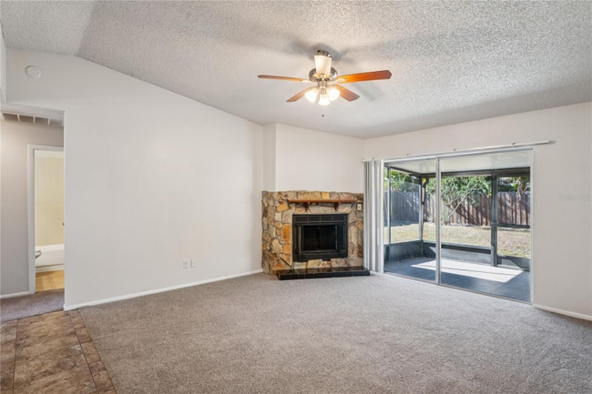 11321 Blackbark Dr, Riverview, FL 33579 - photo 4