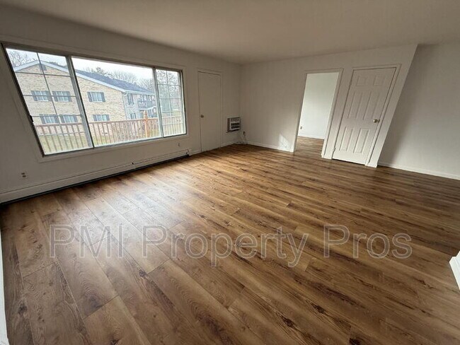 139 Heidel Rd unit 7, Thiensville, WI 53092 - photo 3