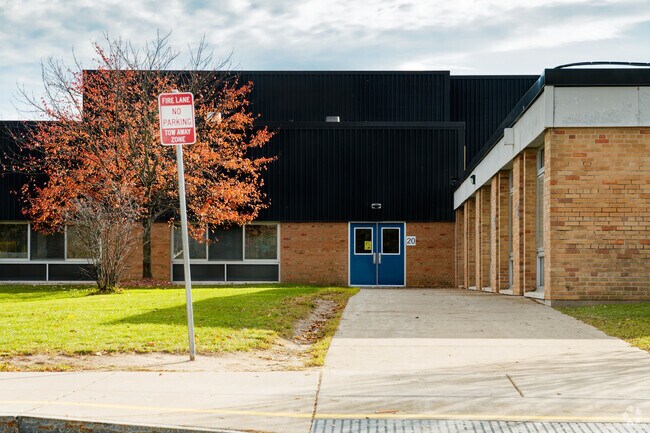 The percentage of students achieving proficiency in math is 40-44%.