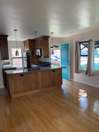 3240 Lewis Ave Unit 1 Bedroom Duplex, Signal Hill, CA 90755