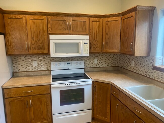 4742 50th Ave S, Fargo, ND 58104 - photo 5