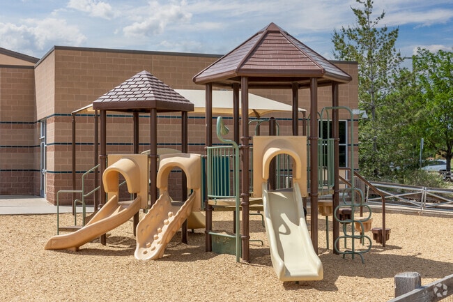 Blue Mountain Elementary School boasts a student teacher ratio of 18 to 1.