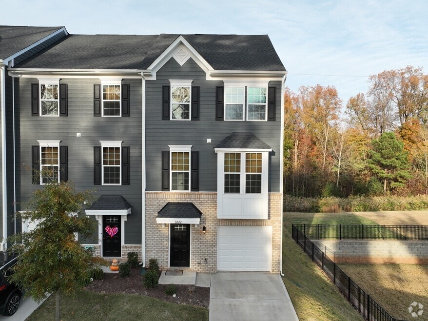 3222 Beeler Ln, Charlotte, NC 28208 - photo 2