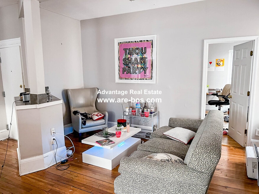 1066 Commonwealth Ave, Boston, MA 02215 - photo 1