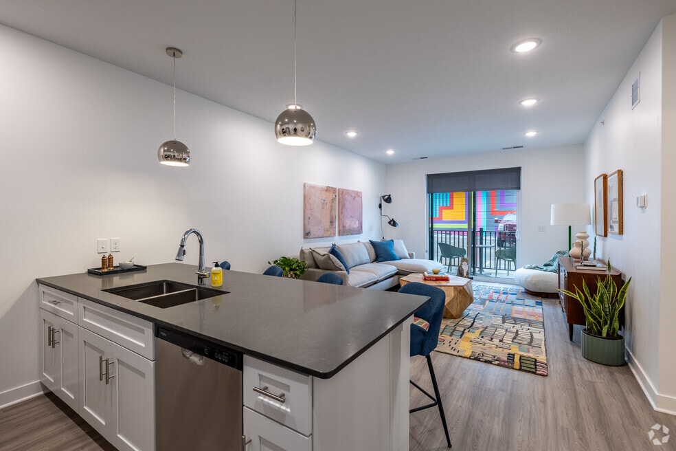 Square Apartments, Omaha, NE 68105 - photo 1