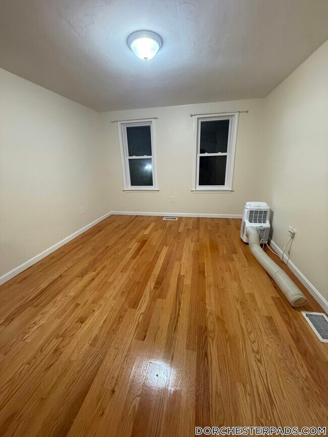 207 Harvard St unit 2, Dorchester Center, MA 02124 - photo 2