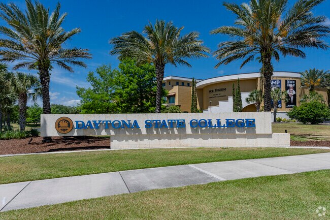 Daytona State College near Harbour Point offers many unique programs including hospitality.