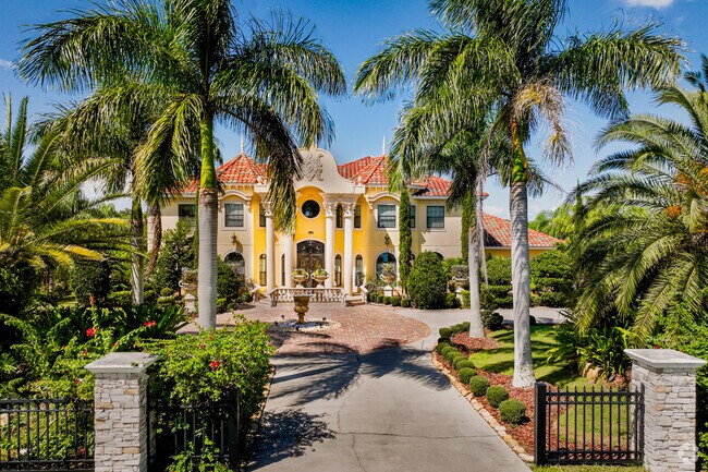 A luxury style house with pond view with a large acreage of real estate in Malabar, Fl.