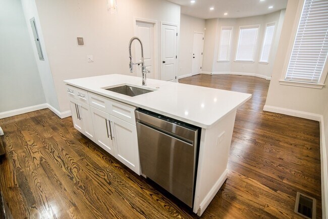 757 Washington St unit 1, Dorchester Center, MA 02124 - photo 4