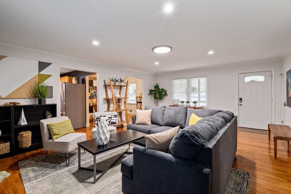 306 Jason Ct unit ID1234831P, Woodstock, GA 30188 - photo 1