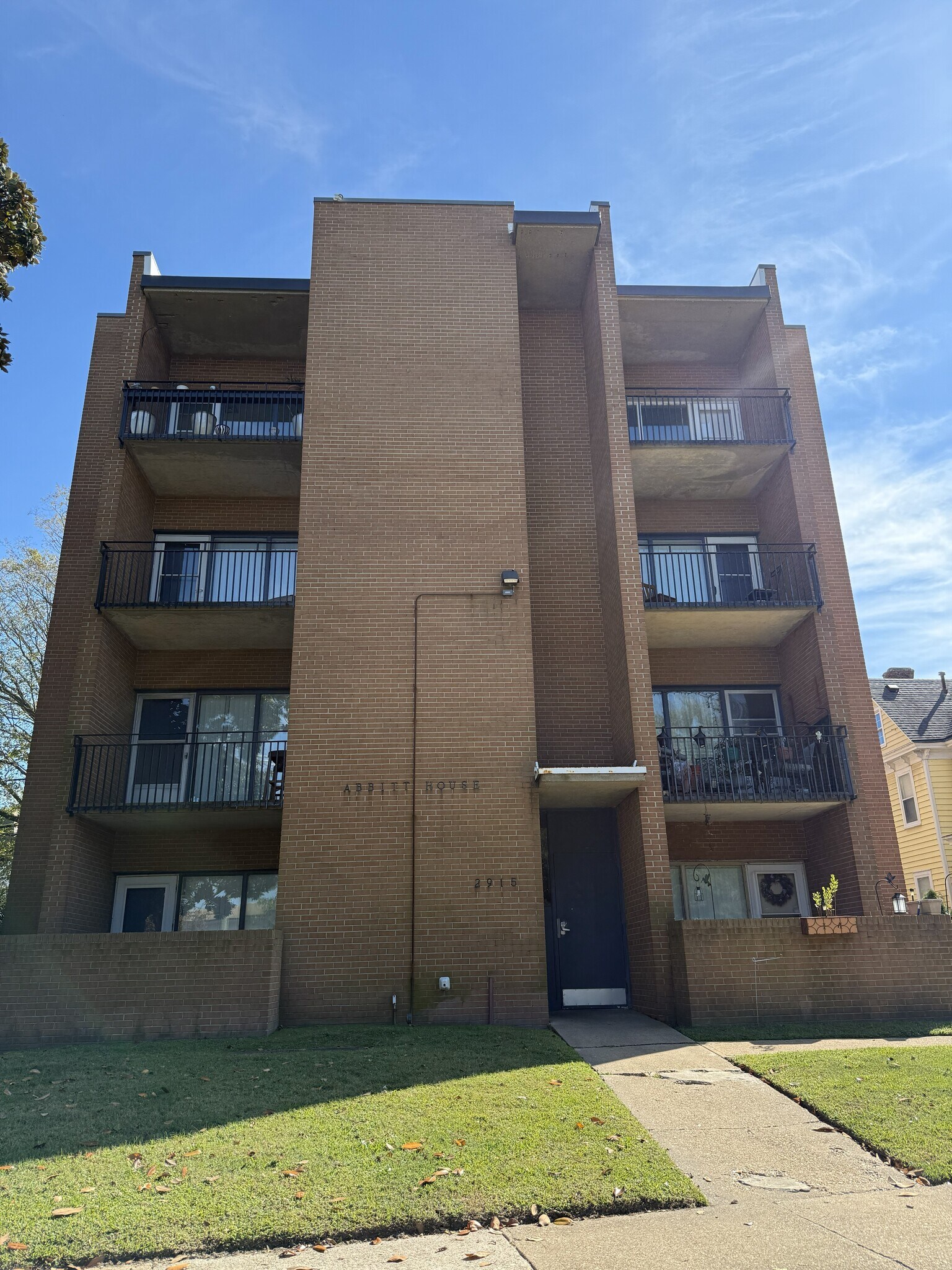 2915 Bayview Blvd unit 2 Second Floor Floor, Portsmouth, VA 23707 - photo 1
