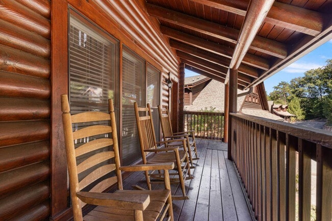 741 Golf View Blvd unit ID1266614P, Pigeon Forge, TN 37863 - photo 2