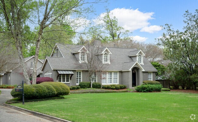 A mid-century modern home charms the peaceful streets of Edgewood.