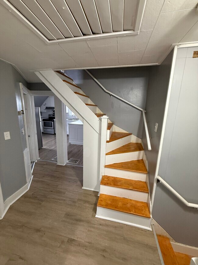 11 Chadwick St unit 2, Worcester, MA 01605 - photo 5