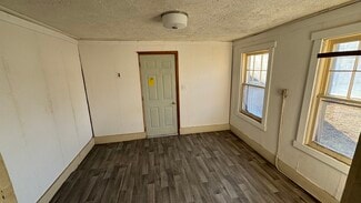 1509 W 5th St, Hastings, NE 68901