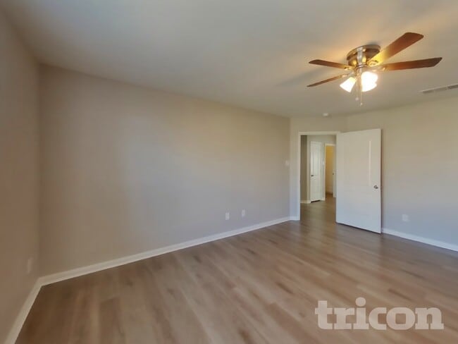 1026 Barrymore Ln, Duncanville, TX 75137 - photo 5