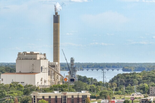 Springfield’s downtown is 3 miles away via Sangamon Avenue, which also has bus stops.